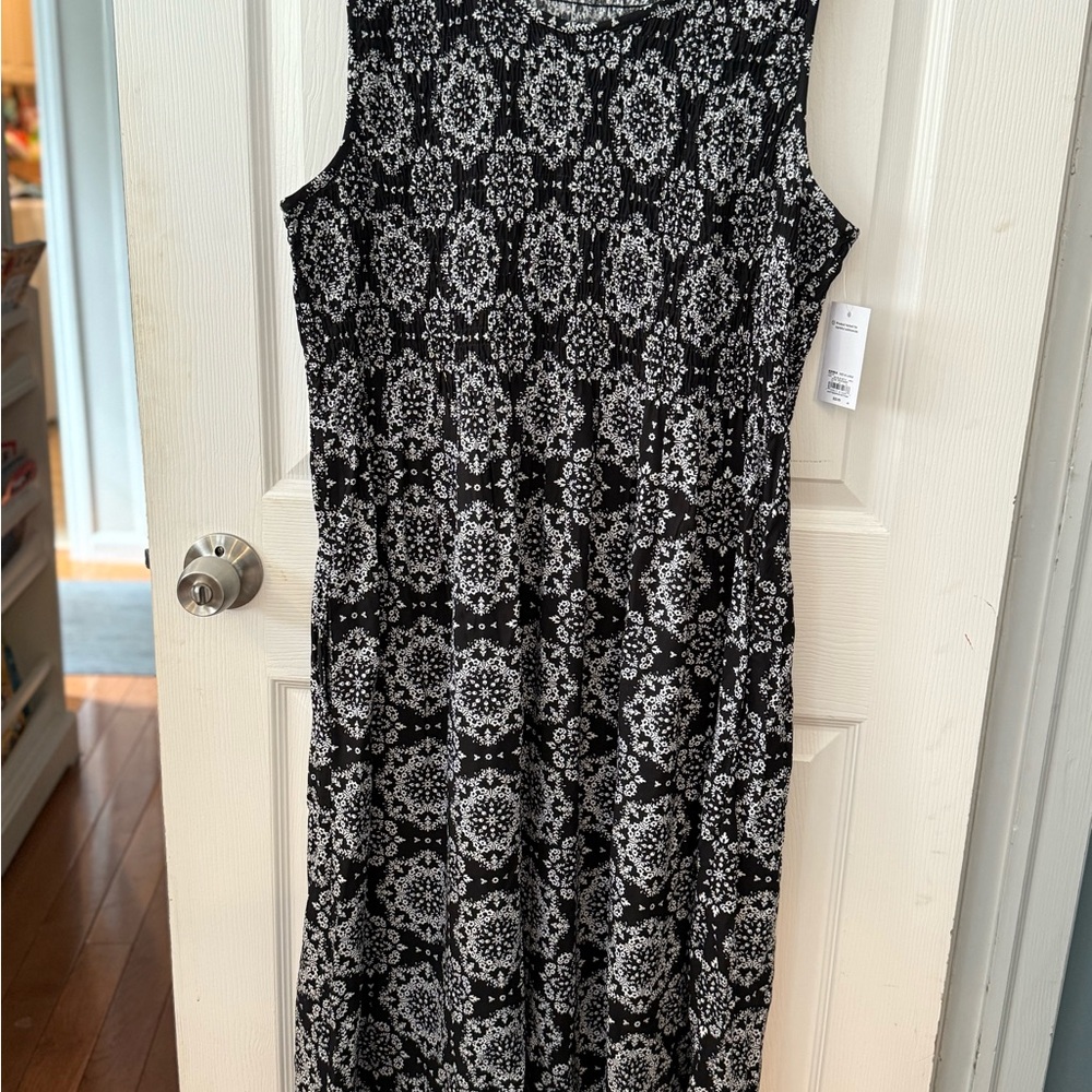 Croft & Barrow Black and White Floral Midi Dress